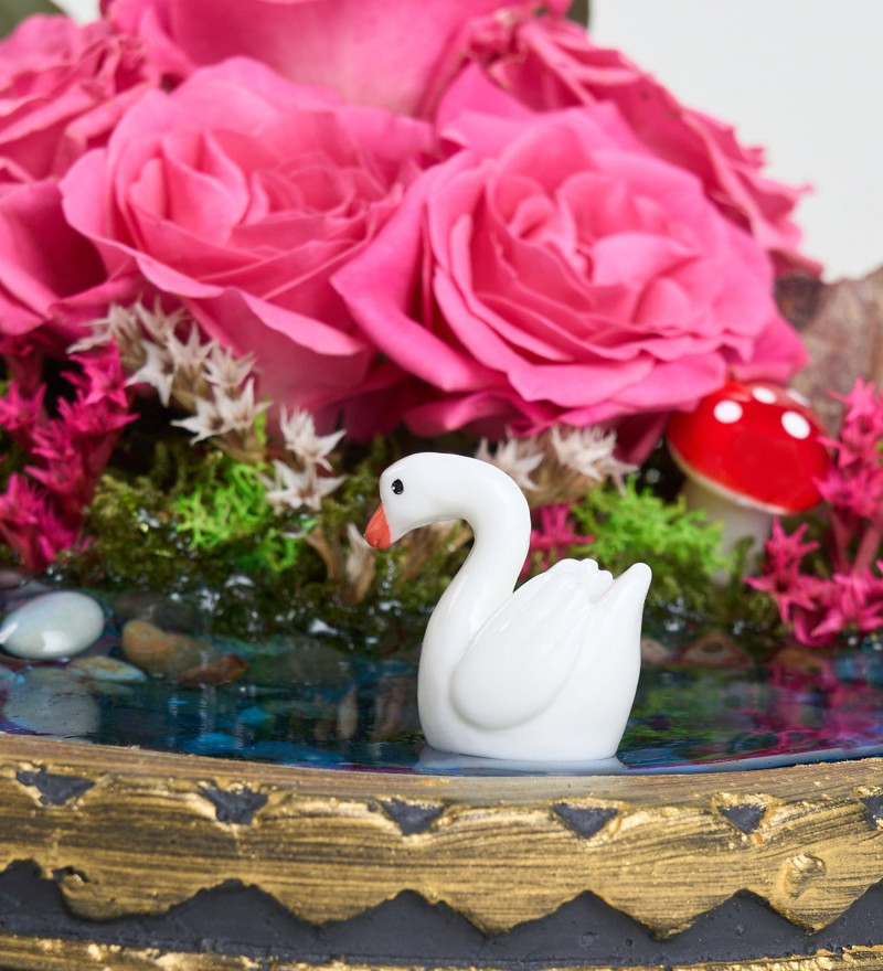 Ring Saksıda Pembe Gül ve Okaliptus Teraryum